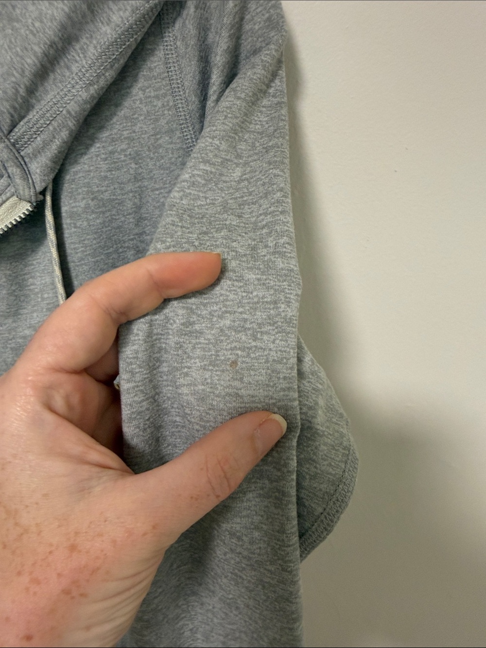 Vuori Halo Performance Hoodie - Picture 10 of 10